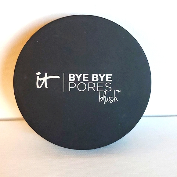 IT COSMETICS Bye Bye Pores Blush in Sweet Cheeks - Picture 2 of 3
